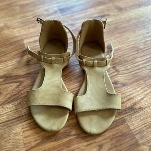 Tan Mata sandals, sz 7
